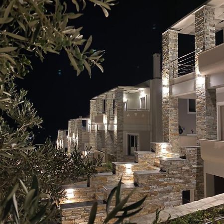 Vardians Villas & Suites Caristo Exterior foto